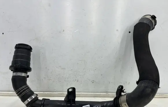 Intercooler hose/pipe