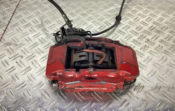 Porsche 911 996 Front brake caliper 996351421