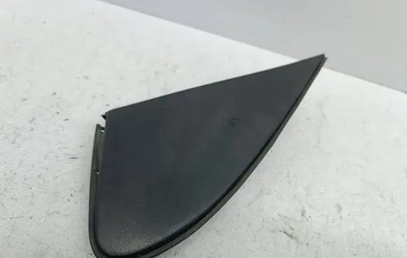 Fender trim (molding)