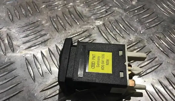 Fog light switch
