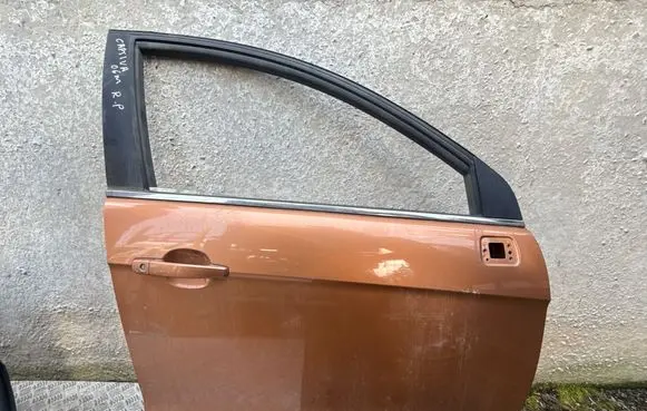 Chevrolet Captiva Front door
