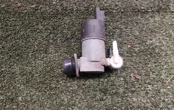 Nissan Qashqai+2 Headlight washer pump 28920BU010 681155 246091