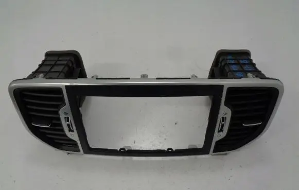 KIA Sportage Radio/GPS head unit trim 84740F14200