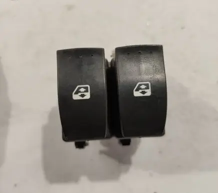 Renault Espace - Grand espace IV Electric window control switch 015088B
