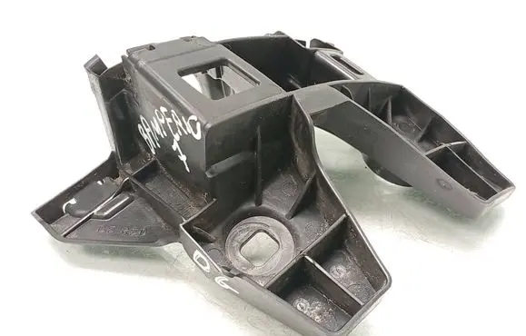 Rear bumper mounting bracket