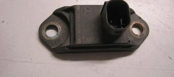 Mercedes-Benz E W211 Airbag deployment crash/impact sensor 0025426918
