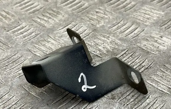 Porsche Cayenne (92A) Fender mounting bracket 7P5821162