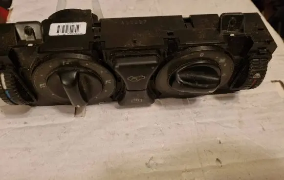 Mercedes-Benz E W210 Climate control unit 2108300185