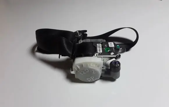 Hyundai i20 (PB PBT) Front seatbelt 0121610043