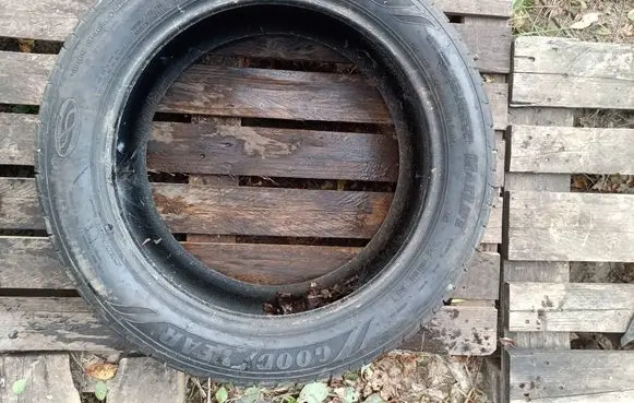 Dodge RAM 1500 DS R19 summer tire GoodYear