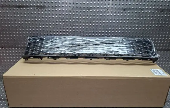 Fiat 500 Front bumper lower grill S26336950 735619520
