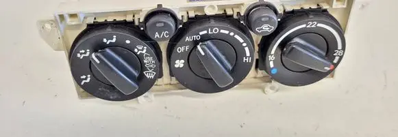 Toyota Avensis T220 Climate control unit 5590005091 MB1465700540