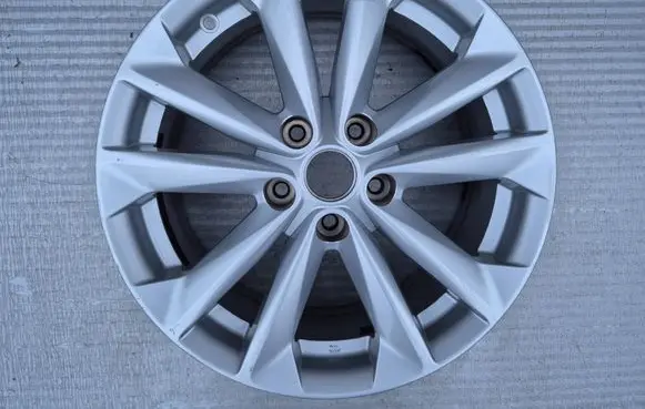 Nissan Qashqai R17 alloy rim 403004EA1B