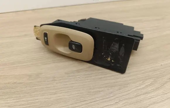 Volvo XC70 Electric window control switch 30739981