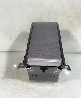 Volvo XC60 Cup holder front 30791467 39810379