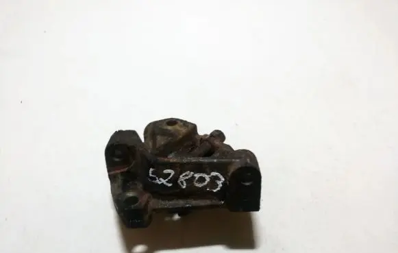 Hyundai XG Engine mounting bracket