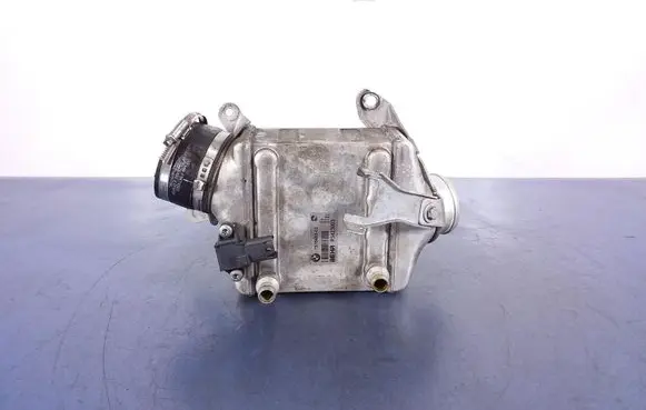 BMW 7 F01 F02 F03 F04 Intercooler radiator 7575403