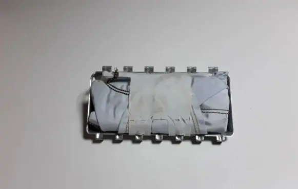 Knee airbag