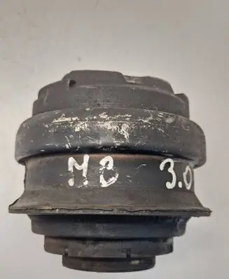 Mercedes-Benz E W211 Engine mount bracket 233000032