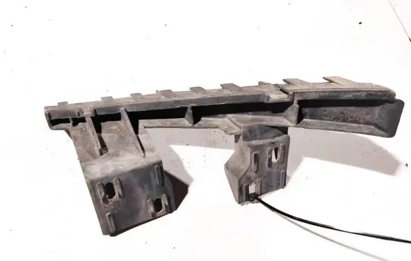 Audi Q7 4L Front bumper mounting bracket 4l0807334