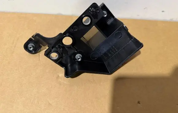 Volvo XC40 Headlight/headlamp mounting bracket 31469370
