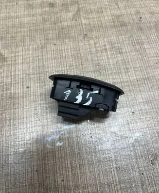 Mercedes-Benz C W204 Tailgate opening switch A2048707051 03152610