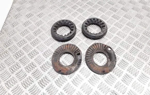 Ford Focus Rear coil spring rubber mount AV615599DC AV615599CE