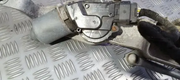 Opel Insignia A Wiper motor 13227393 AV159060-1425