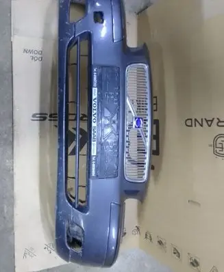 Volvo V70 Front bumper 