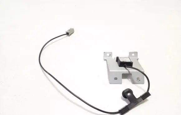 Mitsubishi Outlander Aerial GPS antenna 8751A004