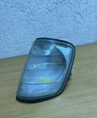 Mercedes-Benz E W124 Headlight/headlamp 183290B D7239