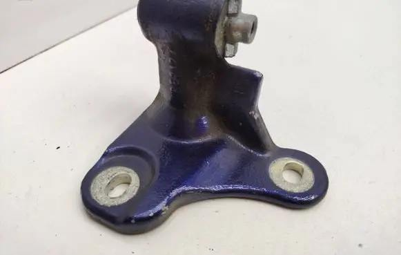 Infiniti Q30 Front door upper hinge Re131l