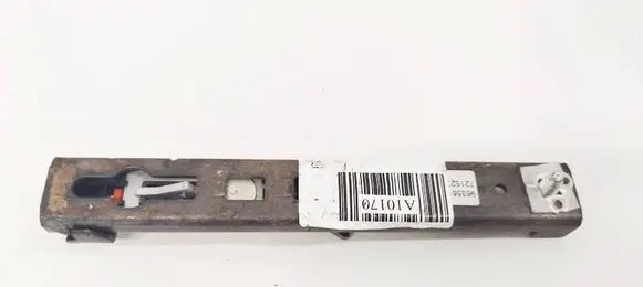 Citroen C4 I Seat belt adjustment rail 