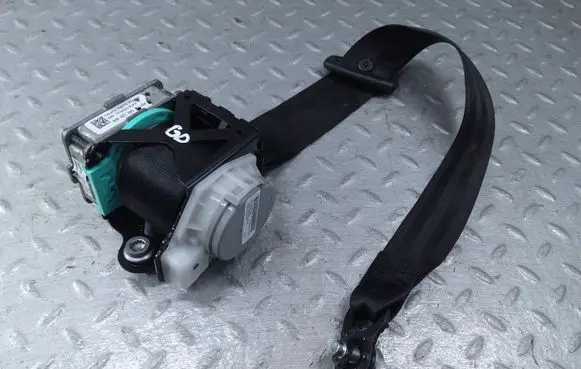 Audi A8 S8 D4 4H Rear seatbelt 4H0857805D
