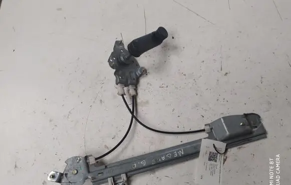 Rear door manual window regulator