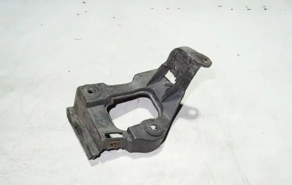Audi A6 S6 C5 4B Fender mounting bracket 4B0853921B