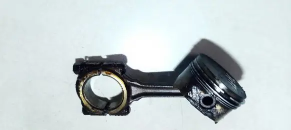 Peugeot 206 Piston with connecting rod