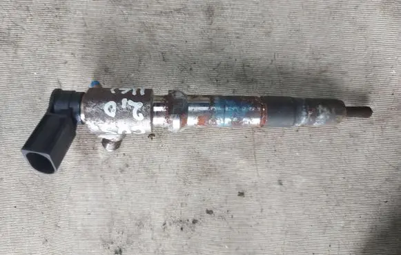 Fuel injector