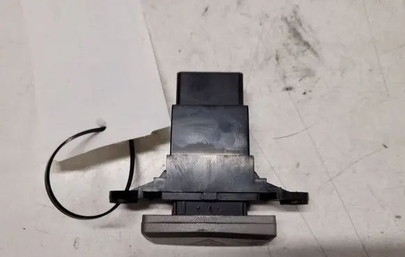 KIA Carens I Hazard light switch