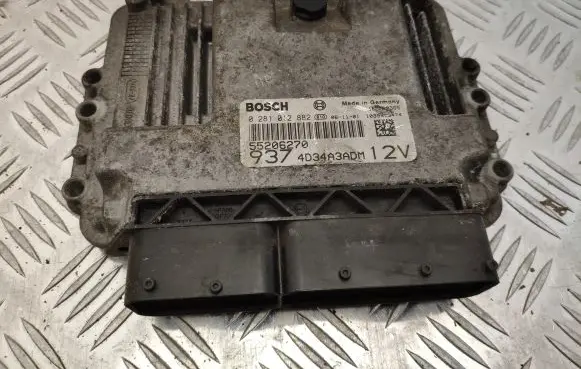 Alfa Romeo 147 Engine control unit/module 55206270 0281012882
