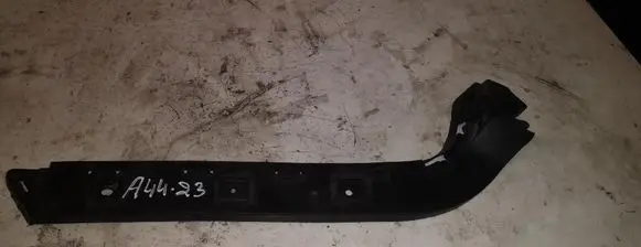 Volvo V50 Front bumper mounting bracket 30764234