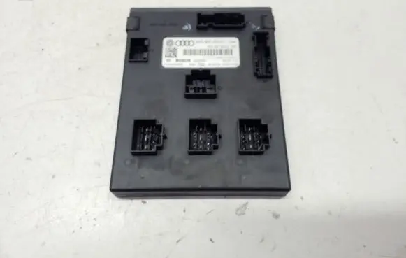 Audi A4 S4 B8 8K Comfort/convenience module 8K0907063K