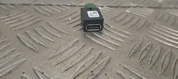 Audi Q5 SQ5 FY USB socket connector 5Q0035726