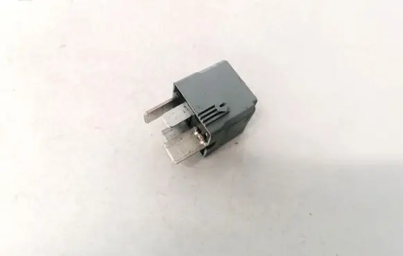 Mercedes-Benz C W203 Other relay A0025422619 V23134-J52-X361