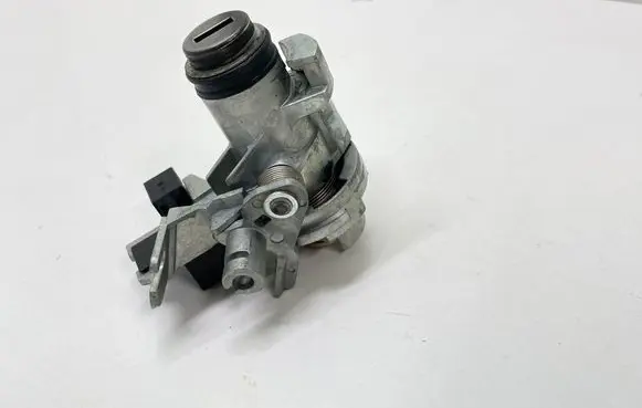 Audi A6 S6 C6 4F Tailgate exterior lock 8E0827573A