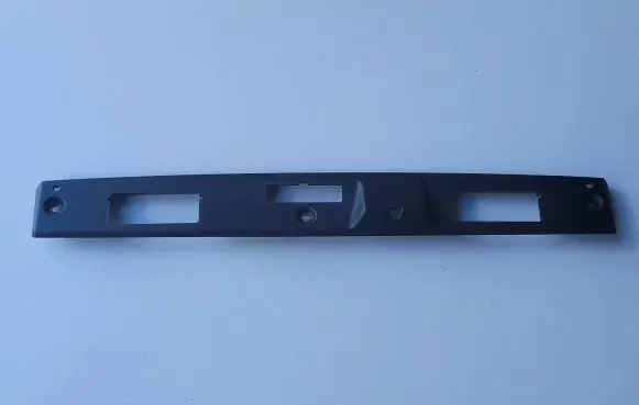 Trunk door license plate light bar
