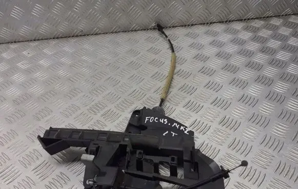 Ford Focus Rear door lock 4M5AR26413BC