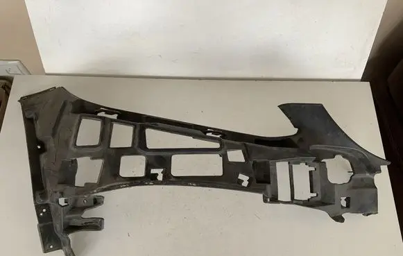 Mercedes-Benz C W205 Front bumper mounting bracket A2058853265