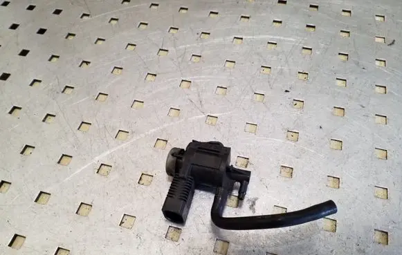 Audi A3 S3 A3 Sportback 8P Turbo solenoid valve 1K0906283A