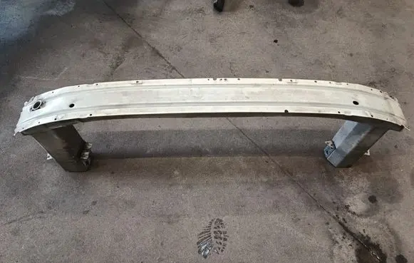 Opel Zafira C Front bumper support beam 